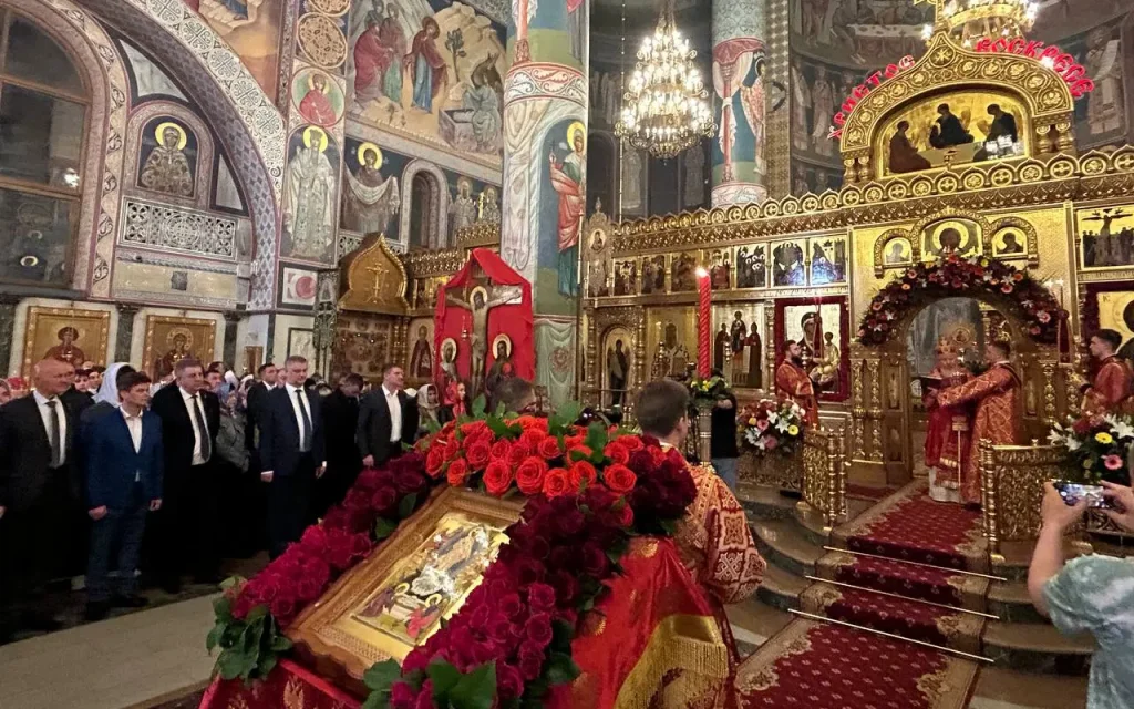 Губернатор поздравил брянцев с Пасхой и напомнил о духовных ценностях