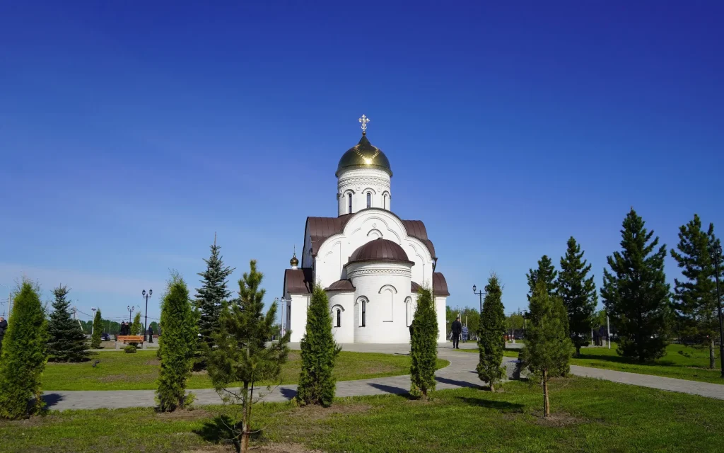 Новый храм в Меленске освятили в присутствии губернатора Александра Богомаза