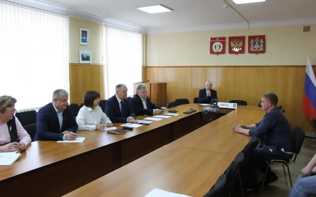 Депутат Госдумы Николай Щеглов встретился с коллективом Унечской ЦРБ