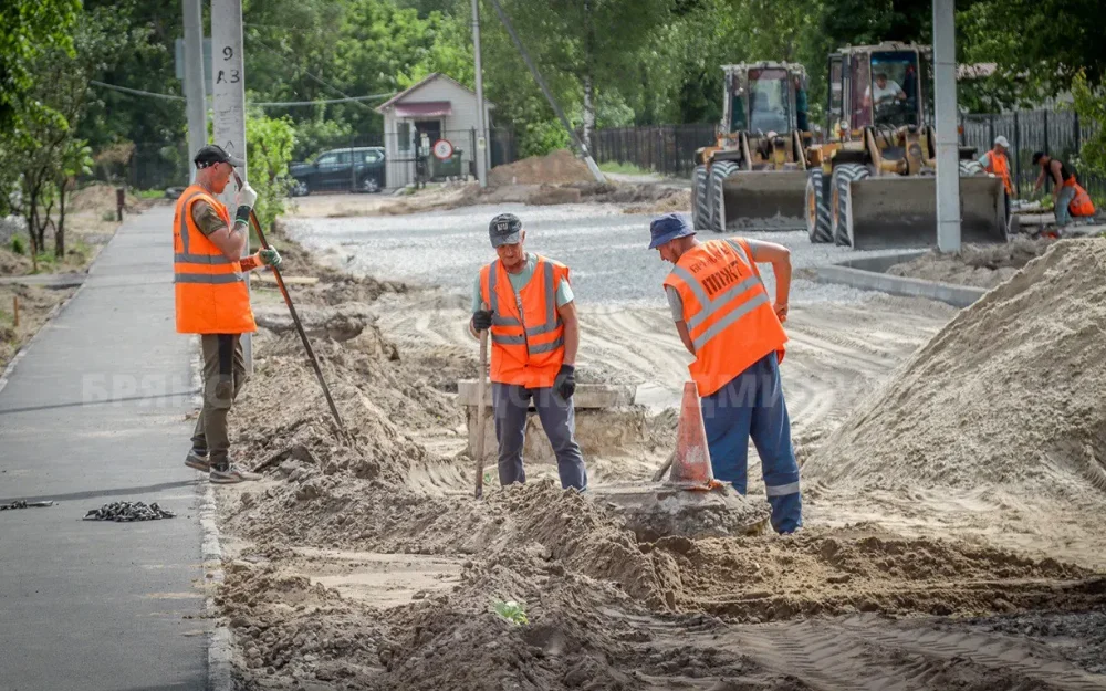 На ремонтируемой в Брянске улице Ленинградской поставят светофор возле школы