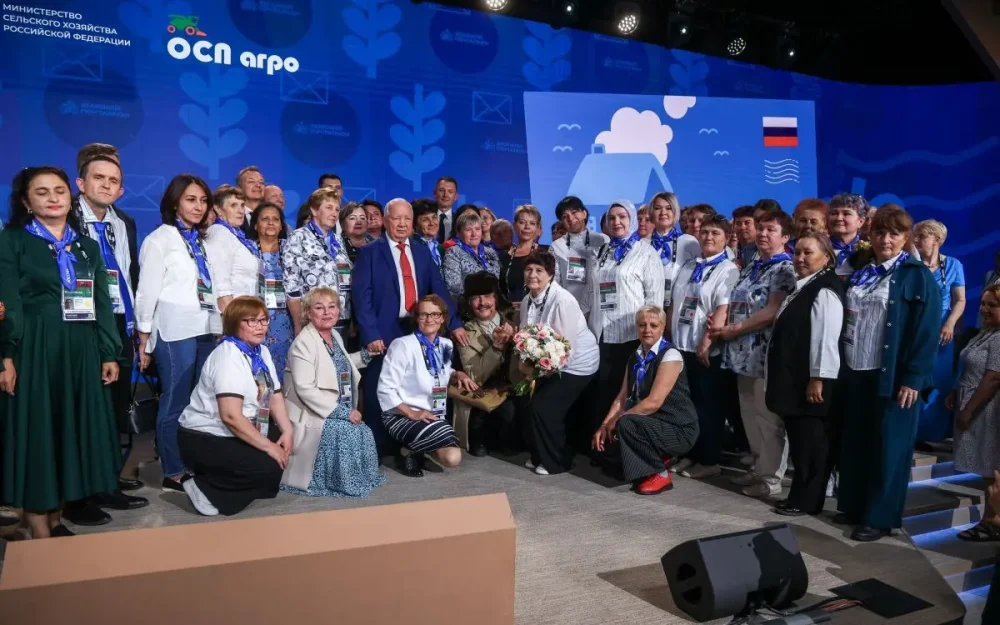 «Единая Россия» назвала имена лучших почтальонов страны