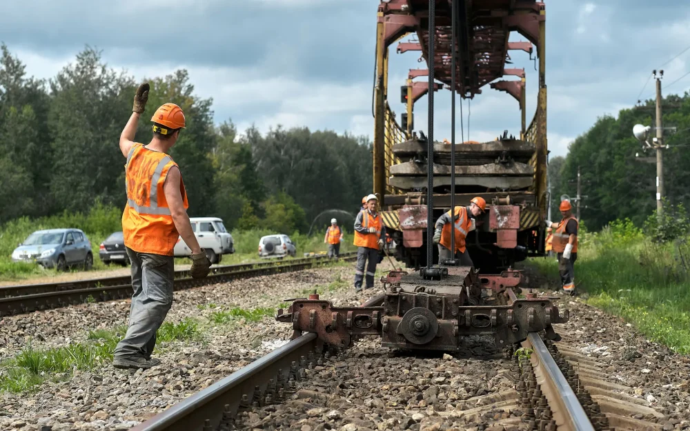 Железнодорожники начали второй этап капитального ремонта пути на перегоне Судимир – Палики