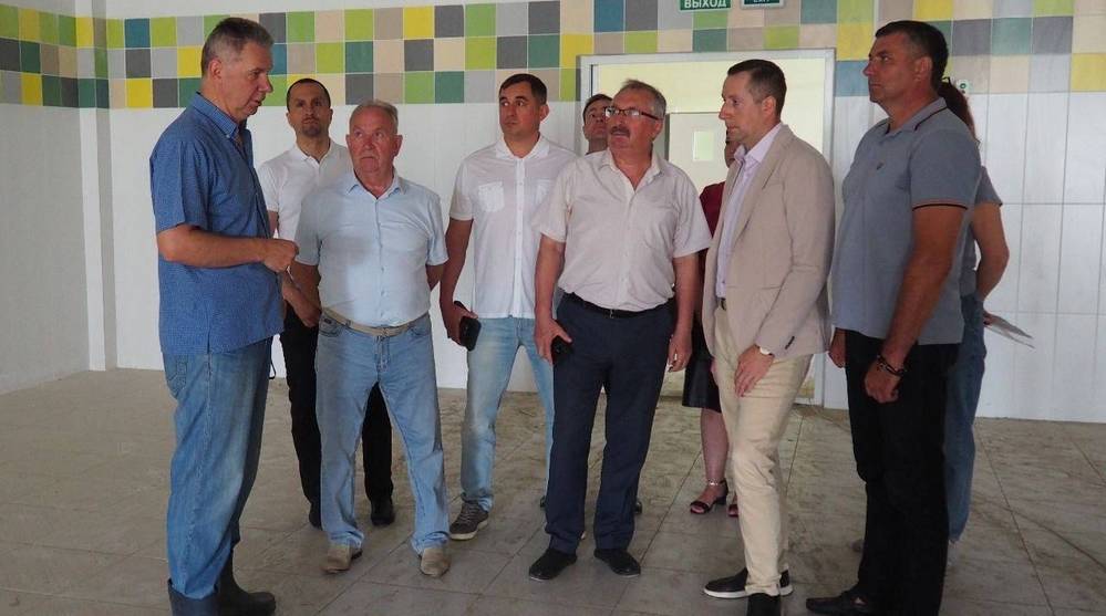 Депутаты посетили учреждения образования Брянска в рамках партпроекта «Новая Школа»