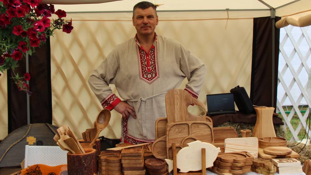 Самородки Брянского поля: гусляр из Почепа удивил своим талантом