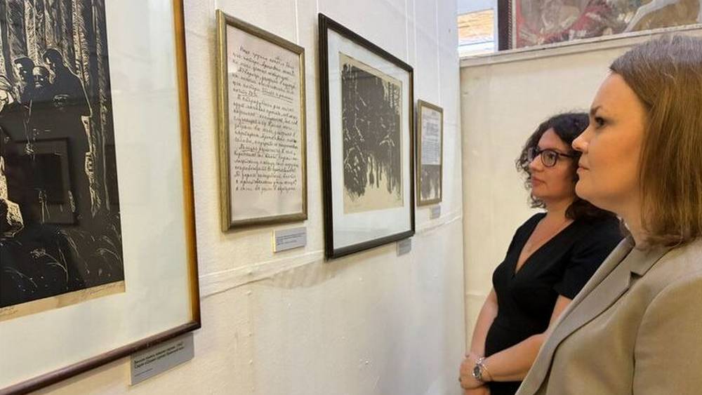 В Брянске открылась выставка замечательного графика Евгения Антонова