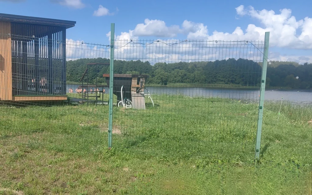 В Дятькове прокуратура прокуратура потребовала открыть озеро для людей