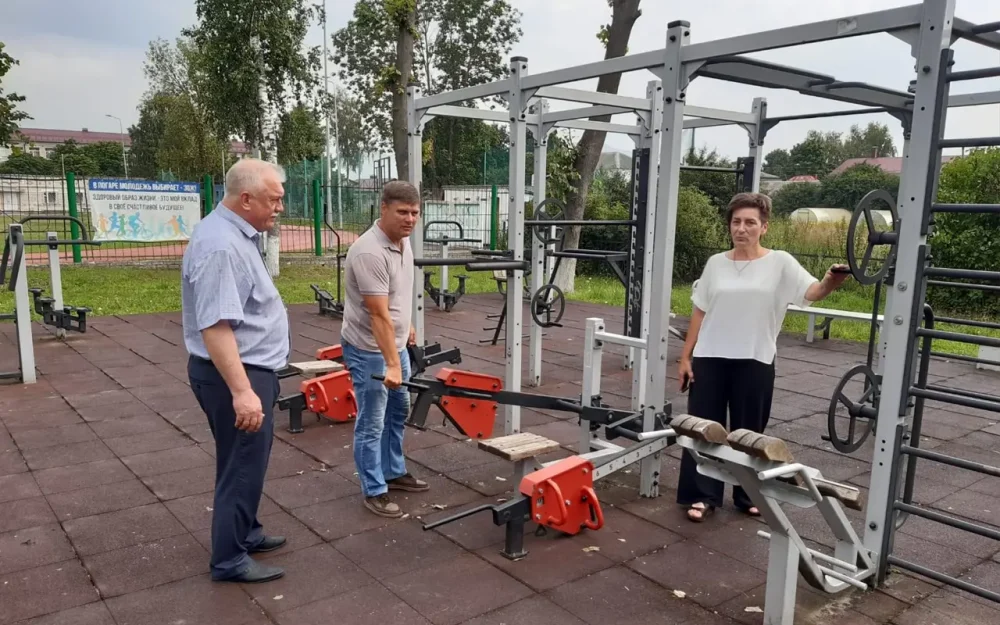 В Погарском районе проверили состояние спортивных площадок в рамках партпроекта «Здоровое будущее»