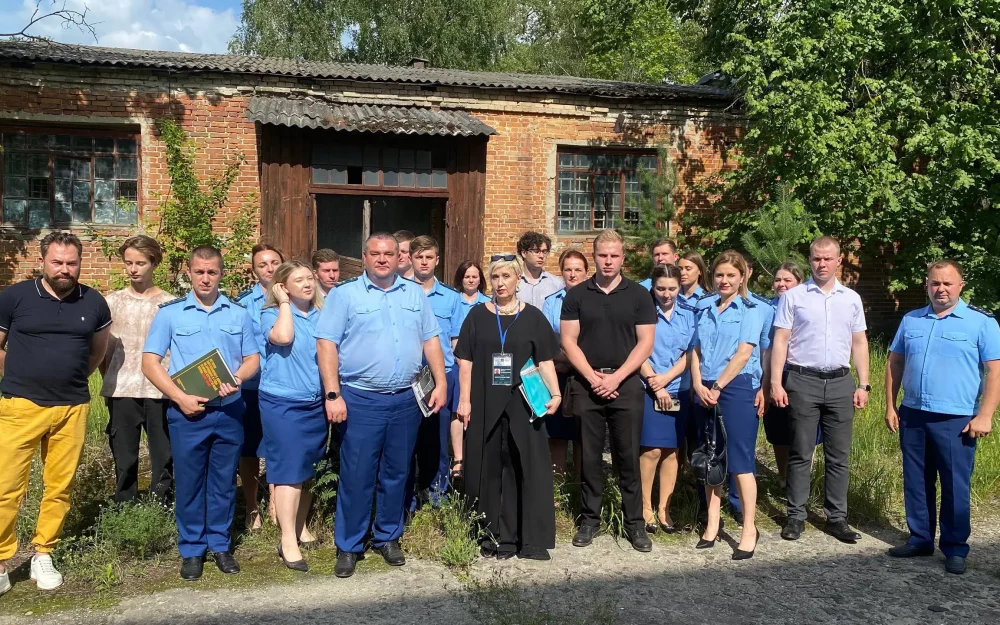 В Брянске для прокуроров провели экскурсию по концлагерю «Дулаг-142»