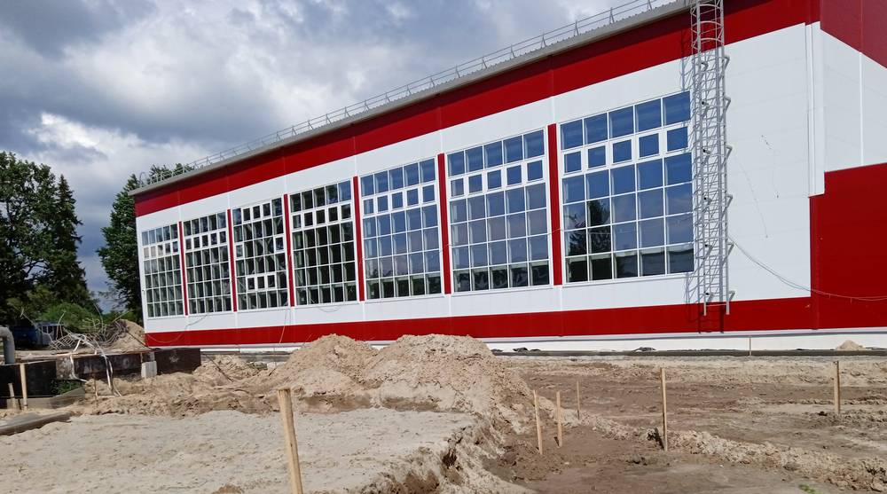 Губернатор Александр Богомаз посетил строящийся СОК в поселке Локоть