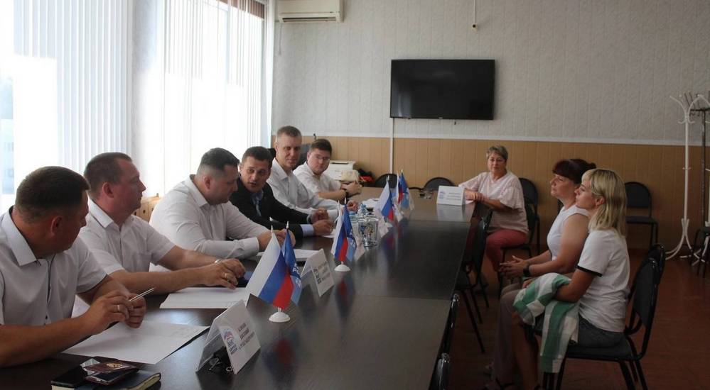 Роман Мимонов провел личный прием граждан в Карачевском районе