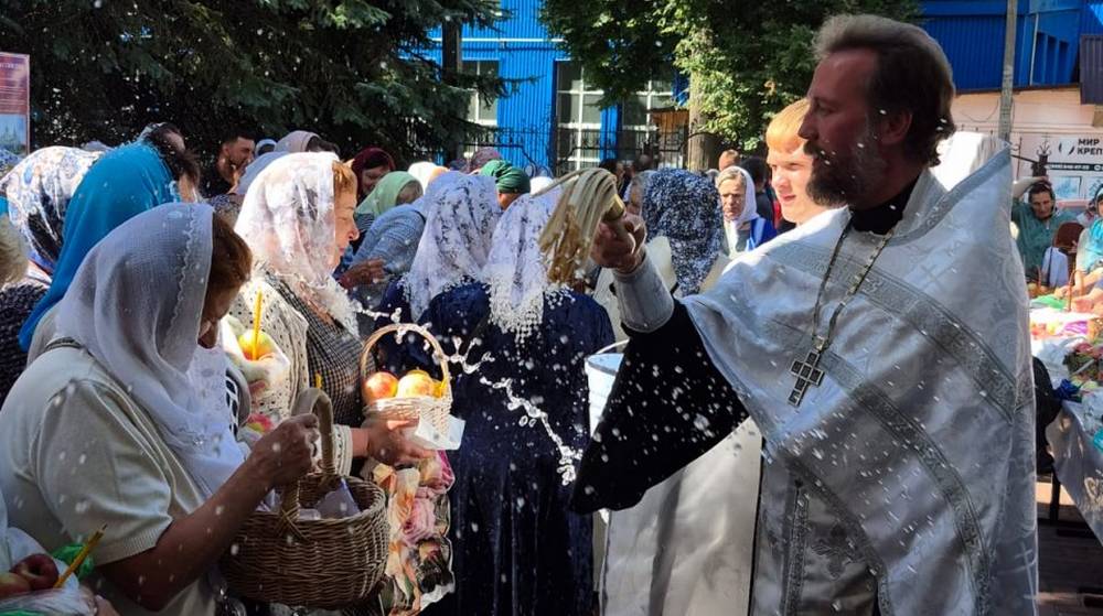 В праздник Преображения Господня благочинный Брасовского церковного округа совершил чин освящения плодов