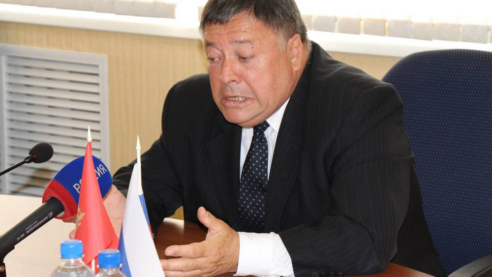 Мигранты избили и ограбили бывшего брянского сенатора