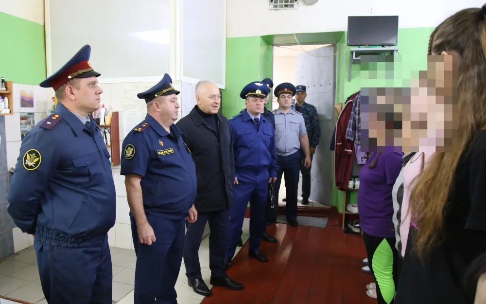 Прокурор и омбудсмен проверили содержание арестантов в брянском СИЗО № 1