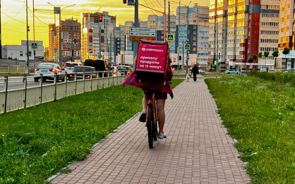Стало известно, кто в Брянской области не сможет работать курьерами