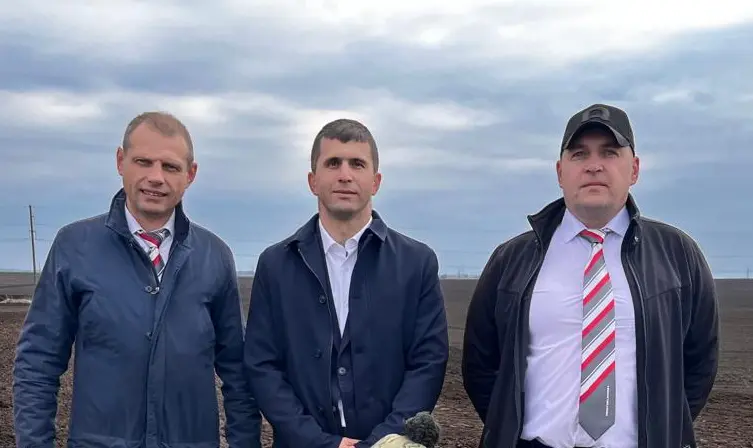 От отца к сыну: как традиции и цифровые технологии Ростсельмаш работают на брянских полях