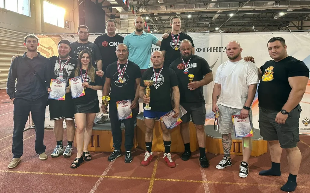 Брянские пауэрлифтеры завоевали весь пьедестал на чемпионате в Орле