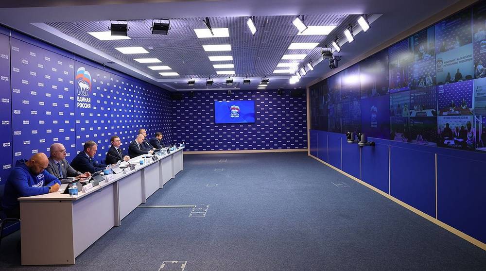 Владимир Якушев поставил задачи региональным отделениям «Единой России»