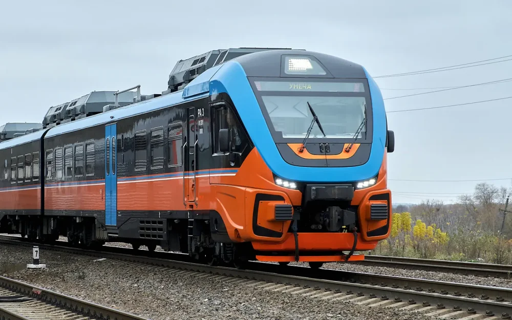 Помощник машиниста поезда получил ранение при взрыве в Брянской области