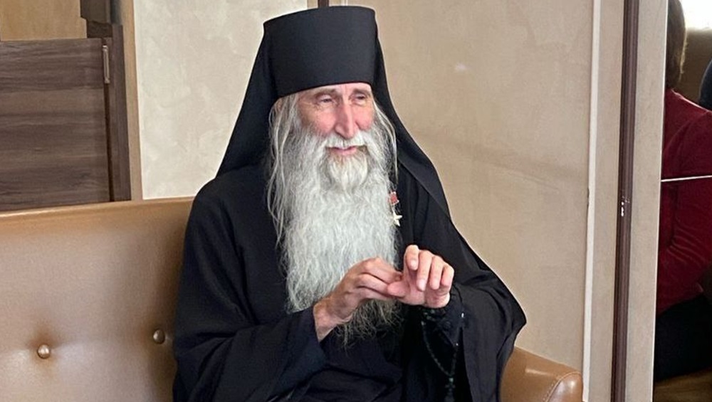 Отец Киприан (Бурков) оценил творчество брянского ансамбля «Бабкины внуки»