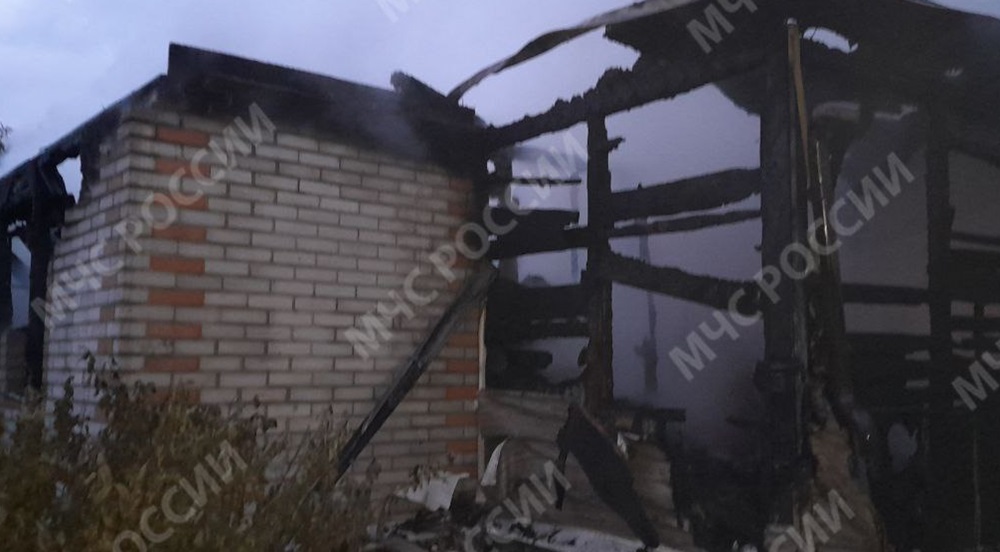 В Почепском районе при пожаре погиб гостивший у бабушки 12-летний ребёнок