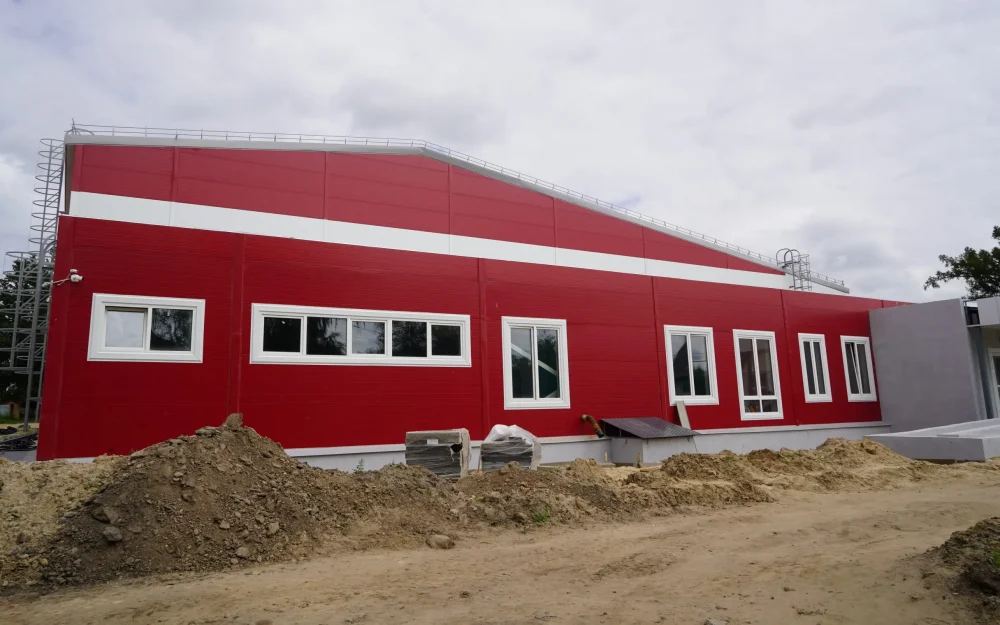 Губернатор Брянской области посетил строящийся спортивно-оздоровительный комплекс в поселке Локоть