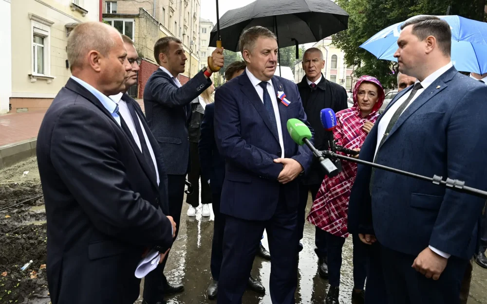 Губернатор раскритиковал медленную работу газовиков на улице Горького в Брянске