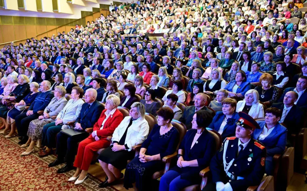 В Москве предложили увеличить зарплаты брянским врачам и учителям