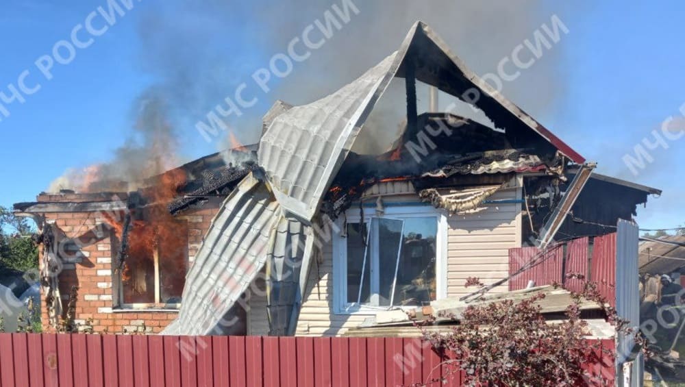 В Дубровке во время пожара в жилом доме погиб 70-летний мужчина