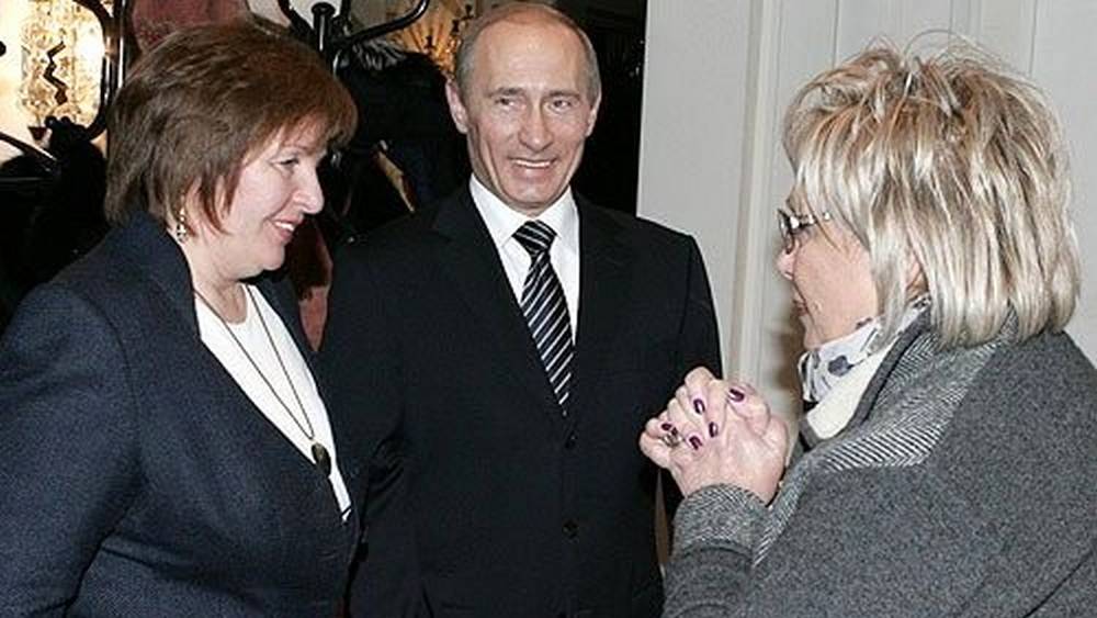 Людмилу Путину ее брянские тетки так и не дождались