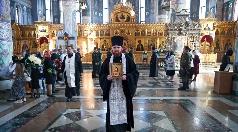 Митрополит Брянский и Севский Александр совершил отпевание воина Евгения Азаркина