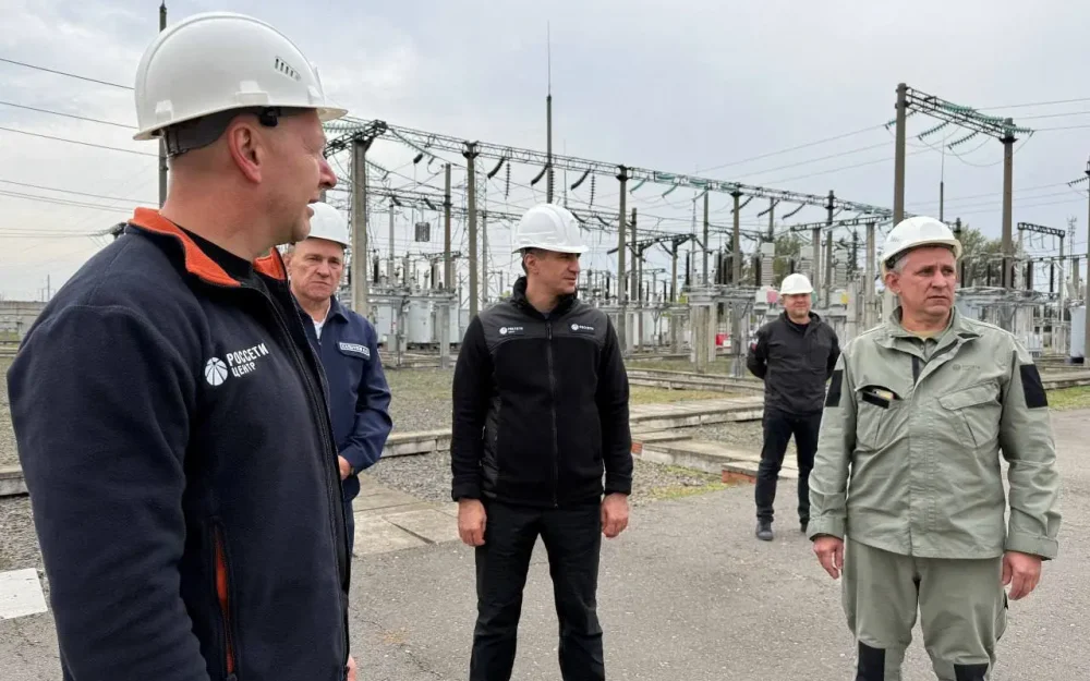 Борис Эбзеев проверил подготовку электросетевого комплекса Брянской области к отопительному сезону