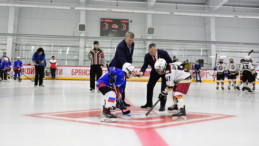 В Брянске открыли большой Дворец зимних видов спорта