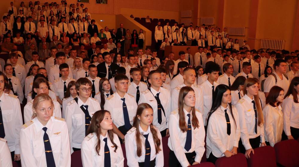 Железнодорожники поздравили студентов профильных учебных заведений с Днём знаний