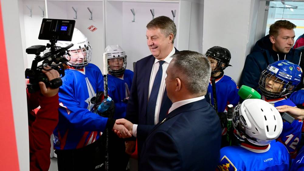 В Брянске открыли большой Дворец зимних видов спорта