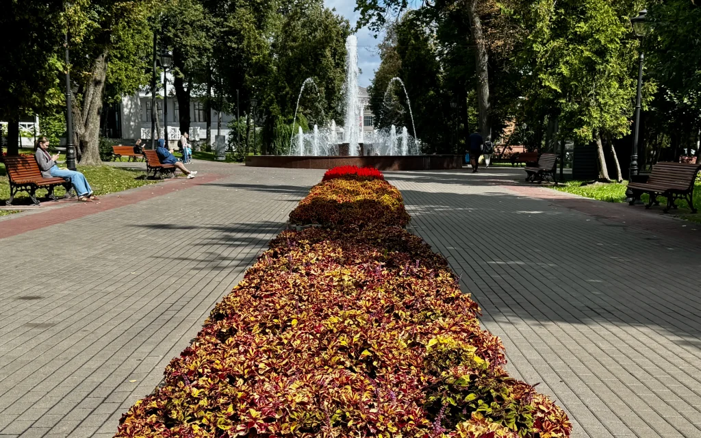 Фонтаны в Брянске начали готовить к зиме