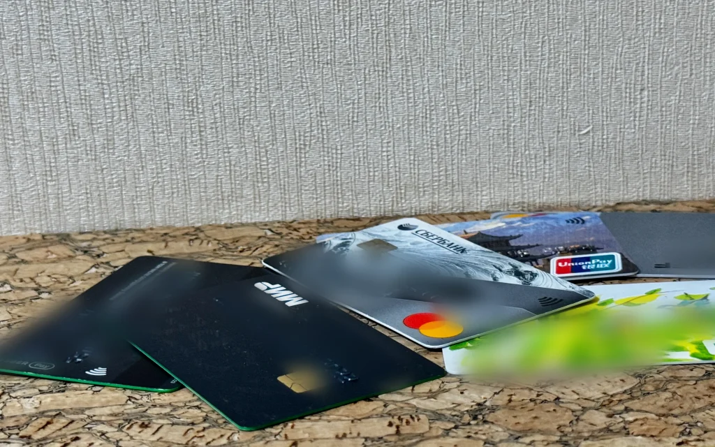 Брянцы совершили 85 млн операций по картам на 94 млрд рублей за три месяца