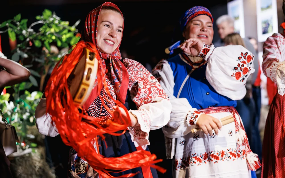 В Брянске отметили День города гастрономическим гала-ужином и музыкой русского оркестра