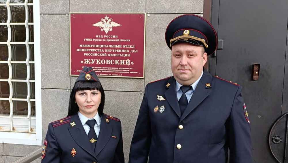 Брянские полицейские помогли выбраться из леса заблудившейся пенсионерке