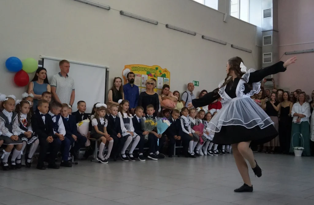 Более 500 брянских школьников получили учебники благодаря прокуратуре