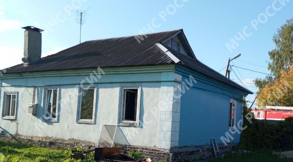 В Карачеве  при пожаре в жилом доме 52-летняя женщина получила ожоги