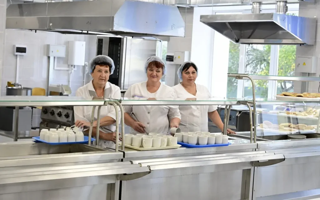 В брянских школах могут появиться аппараты для быстрого перекуса