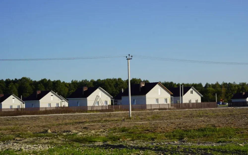 Министр строительства России и губернатор оценили развитие брянских Журиничей