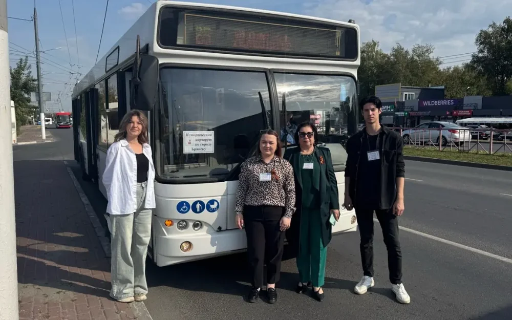 В Брянске пассажиры автобусов прослушали лекцию о героической славе города