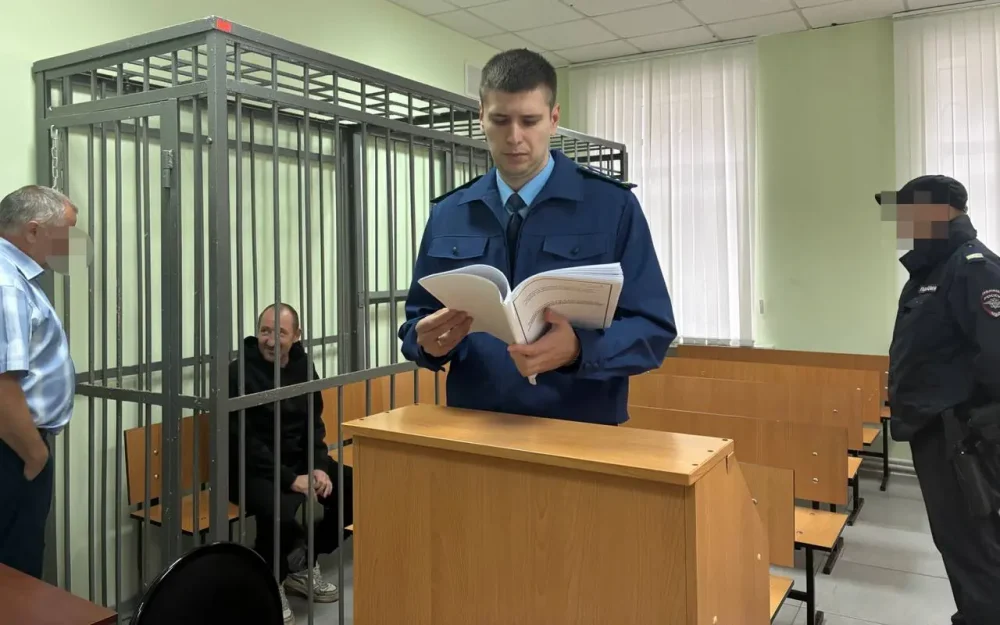 В Брянске арестовали мужчину, который облил знакомого бензином и поджег