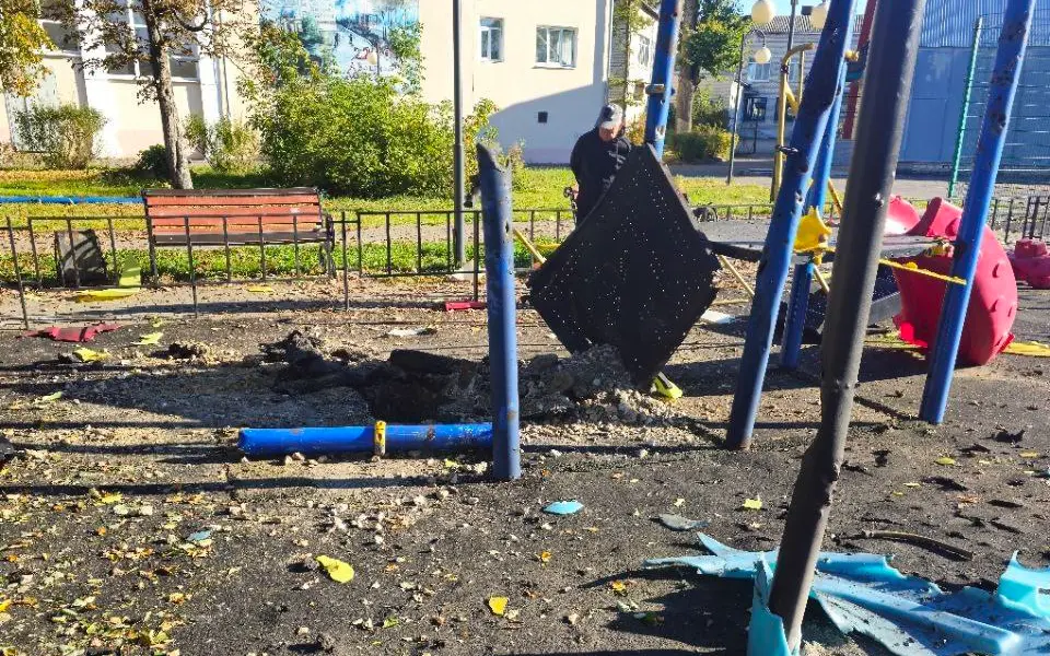 Украинские ракеты ударили по детской площадке в Брянской области
