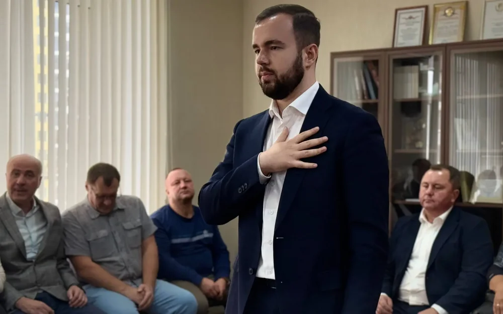 В Брянске у троих новоиспеченных адвокатов приняли присягу