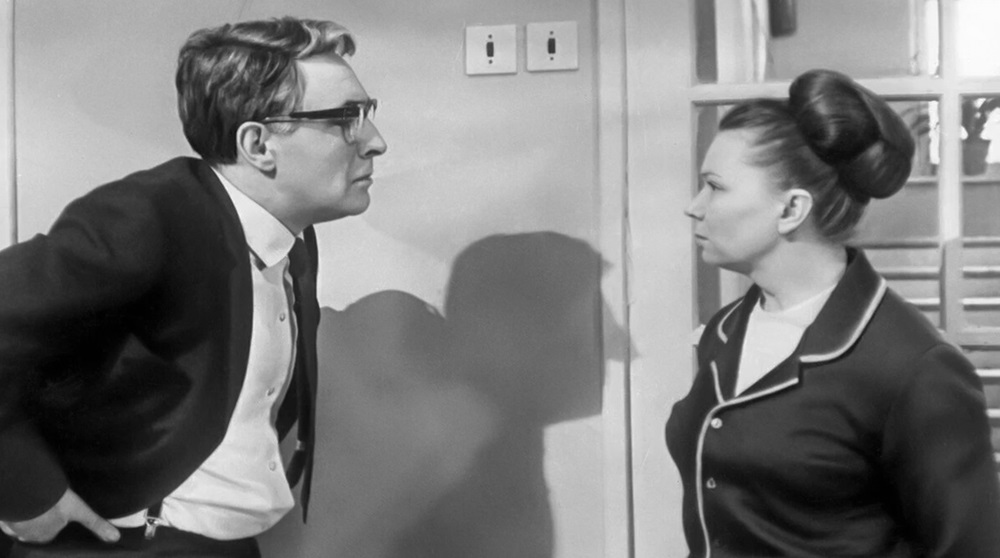 Брянская учительница с 45-летним стажем работы отсудила у школы 15000 рублей