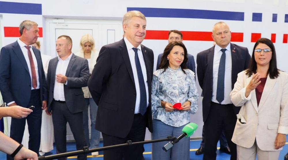 Губернатор Брянской области провел встречу с гарантирующим поставщиком электроэнергии