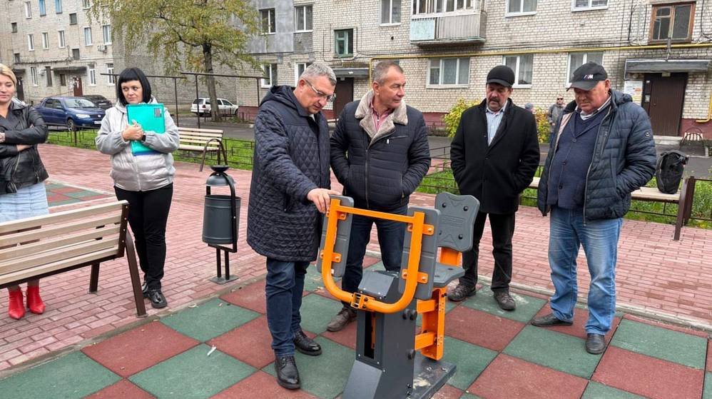 Благоустройство двора проверили в рамках партпроекта «Городская среда»