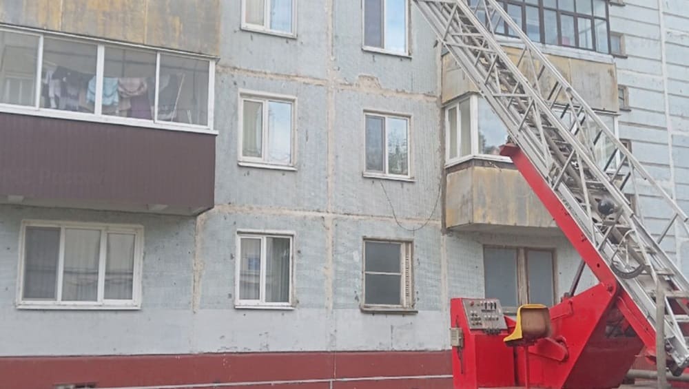 В Брянске при пожаре в многоэтажке на улице Воровского пострадал человек